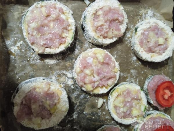 Рецепт: Кабачки запеченные с фаршем и сыром - Праздничные кабачки: вкусно, сытно, бюджетно Рецепт: Кабачки запеченные с фаршем и сыром - Праздничные кабачки: вкусно, сытно, бюджетно
