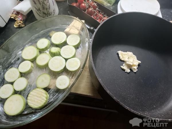 Рецепт: Кабачки запеченные с фаршем и сыром - Закуска по-домашнему Рецепт: Кабачки запеченные с фаршем и сыром - Закуска по-домашнему