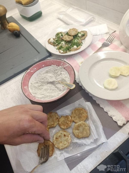 Рецепт: Кабачки жареные, закусочные - С чесноком, классические