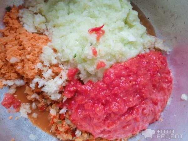 Рецепт: Кабачковая "аджика" - С болгарским перцем и чесноком: вкусная и пикантная, сразу и не поймешь что из кабачков Рецепт: Кабачковая "аджика" - С болгарским перцем и чесноком: вкусная и пикантная, сразу и не поймешь что из кабачков