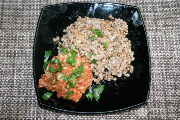 Рецепт: Кабачково-куриные котлетки - под томатным соусом Рецепт: Кабачково-куриные котлетки - под томатным соусом