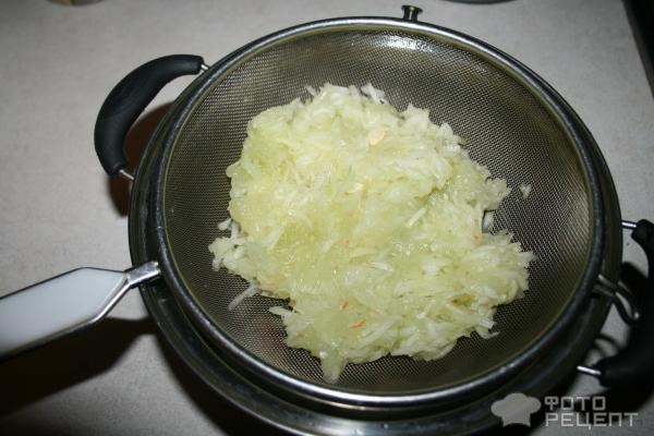 Рецепт: Кабачковые оладьи - как не сладкие пирожные с начинкой