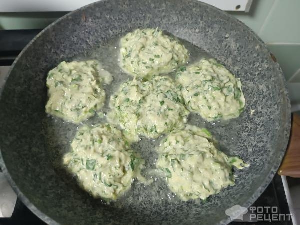 Рецепт: Кабачковые оладьи - С зеленью Рецепт: Кабачковые оладьи - С зеленью