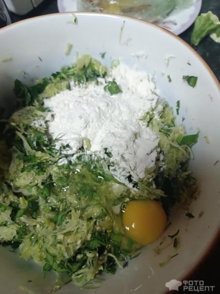 Рецепт: Кабачковые оладьи - С зеленью Рецепт: Кабачковые оладьи - С зеленью