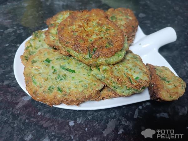 Рецепт: Кабачковые оладьи - С зеленью Рецепт: Кабачковые оладьи - С зеленью