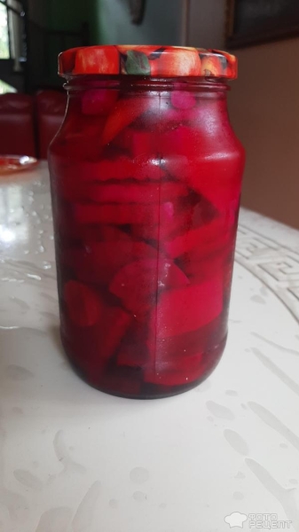 Рецепт: Капуста калираби - Со свеклой и морковью.