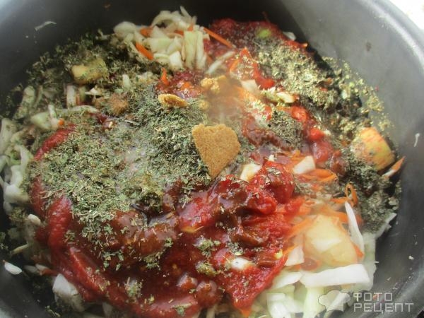 Рецепт: Капуста, тушеная с пивом - с почками, яблоками, черносливом и брусникой Рецепт: Капуста, тушеная с пивом - с почками, яблоками, черносливом и брусникой