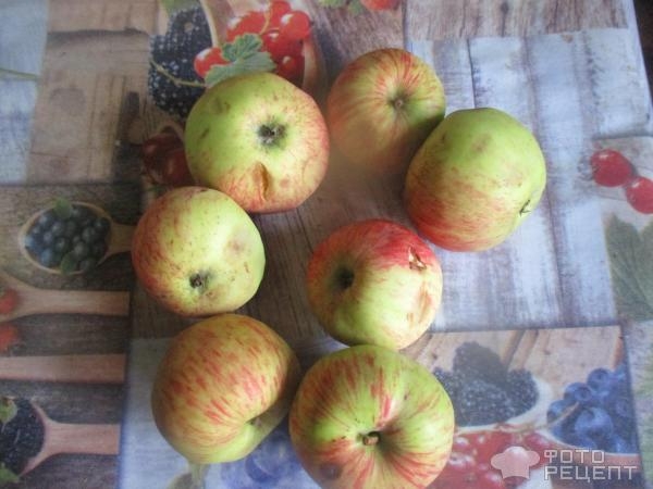 Рецепт: Капуста, тушеная с пивом - с почками, яблоками, черносливом и брусникой Рецепт: Капуста, тушеная с пивом - с почками, яблоками, черносливом и брусникой