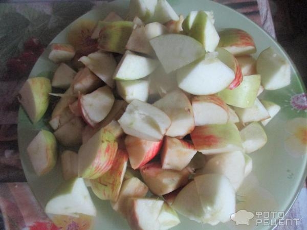 Рецепт: Капуста, тушеная с пивом - с почками, яблоками, черносливом и брусникой Рецепт: Капуста, тушеная с пивом - с почками, яблоками, черносливом и брусникой