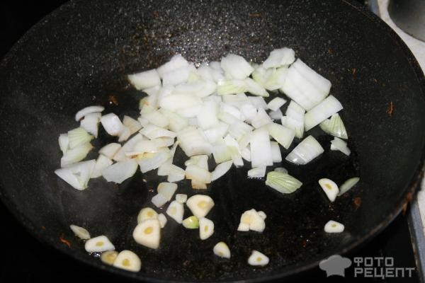 Рецепт: Капустные оладьи - под сливочно-грибным соусом Рецепт: Капустные оладьи - под сливочно-грибным соусом