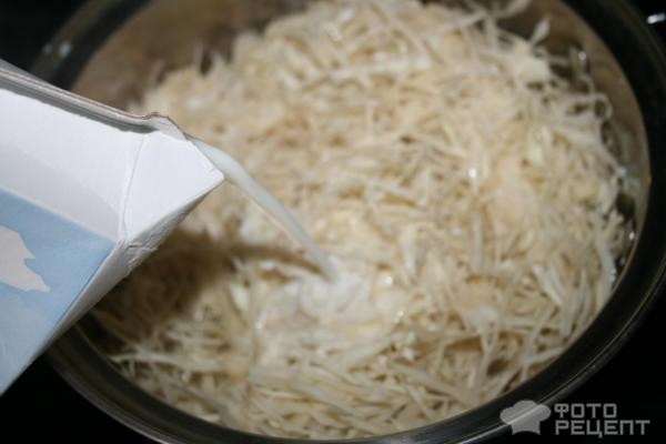 Рецепт: Капустные оладьи - под сливочно-грибным соусом Рецепт: Капустные оладьи - под сливочно-грибным соусом