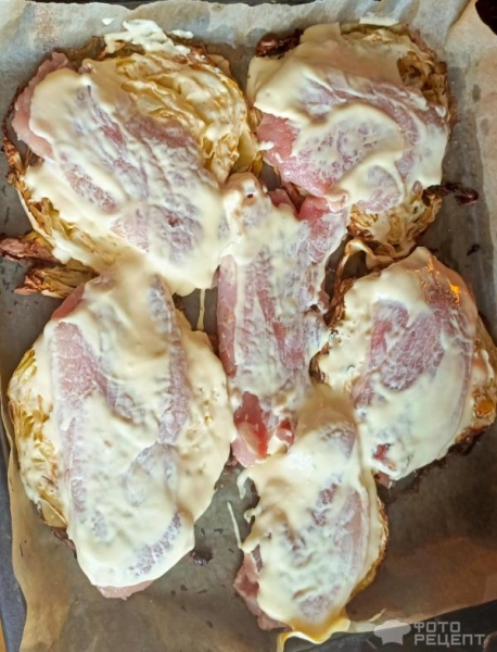 Рецепт: Капустный стейк запеченный с куриной грудкой - С отбивной свининой