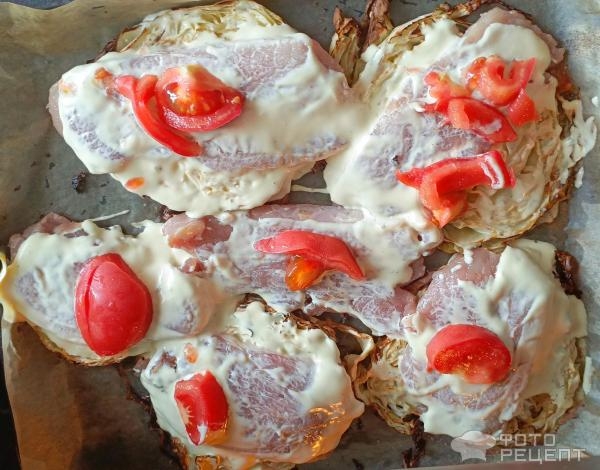 Рецепт: Капустный стейк запеченный с куриной грудкой - С отбивной свининой