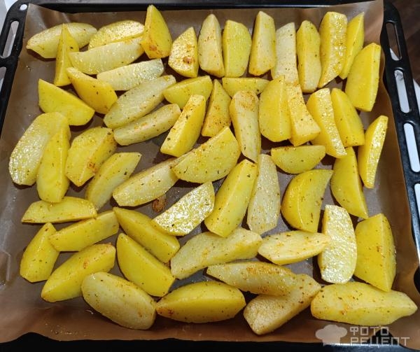 Рецепт: Картофель по-деревенски в духовке - С любимыми специями, хрустящий и очень вкусный. Рецепт: Картофель по-деревенски в духовке - С любимыми специями, хрустящий и очень вкусный.