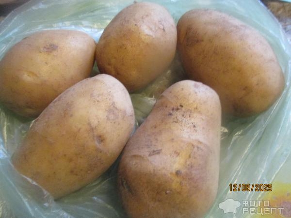 Рецепт: Картофель с фрикадельками в духовке - под соусом