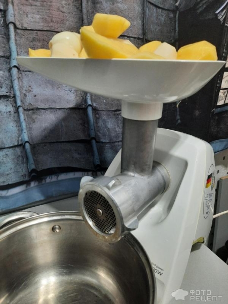 Рецепт: Картофельная колбаса - Бульбяная кишка со шкварками и жареным луком. Рецепт: Картофельная колбаса - Бульбяная кишка со шкварками и жареным луком.