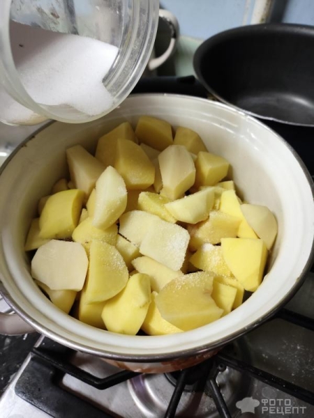 Рецепт: Картошка, тушеная с куриной грудкой - Сочное блюдо