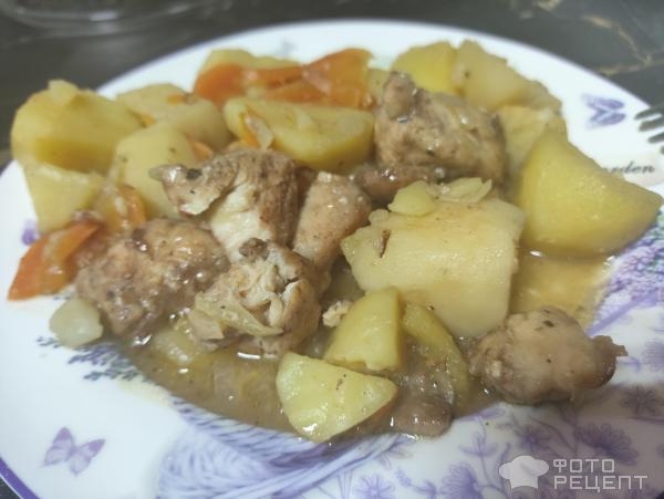 Рецепт: Картошка, тушеная с куриной грудкой - Сочное блюдо
