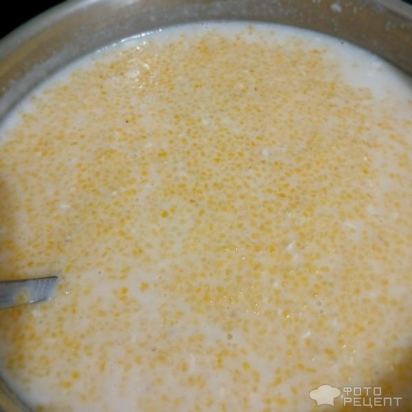 Рецепт: Каша из поленты с карамельным соусом - Ребенок не ест молочную кашу? Превратите ее в десерт! Молочная кукурузная полента с маршмеллоу.