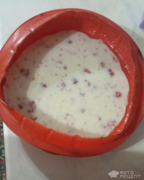 Рецепт: Кекс "Изюминка" из готовой смеси - С добавлением свежих ягод Рецепт: Кекс "Изюминка" из готовой смеси - С добавлением свежих ягод