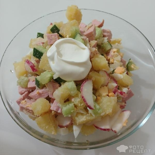 Рецепт: Классическая окрошка на квасе - С редисом и докторской колбасой Рецепт: Классическая окрошка на квасе - С редисом и докторской колбасой