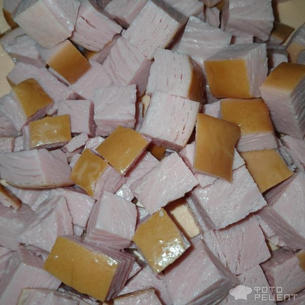 Рецепт: Классическая окрошка на квасе - С редисом и докторской колбасой Рецепт: Классическая окрошка на квасе - С редисом и докторской колбасой