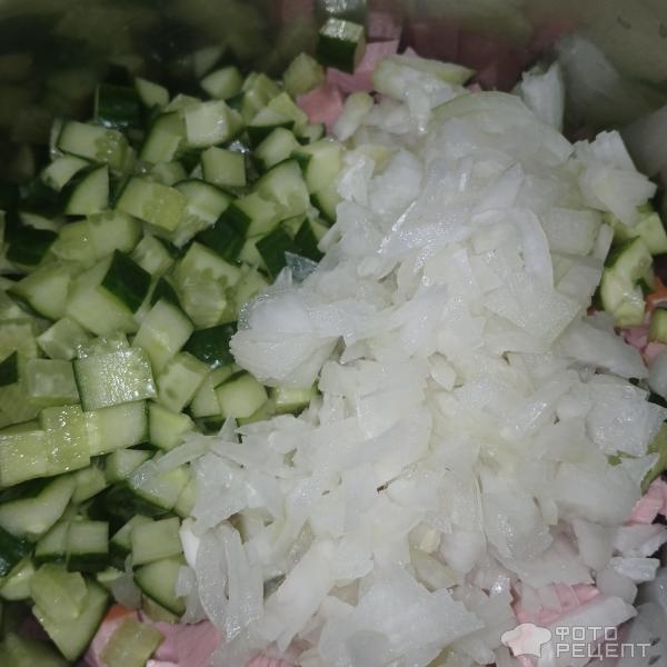 Рецепт: Классическая окрошка на квасе - С редисом и докторской колбасой Рецепт: Классическая окрошка на квасе - С редисом и докторской колбасой