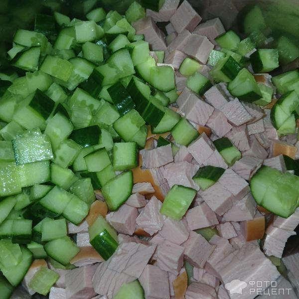 Рецепт: Классическая окрошка на квасе - С редисом и докторской колбасой Рецепт: Классическая окрошка на квасе - С редисом и докторской колбасой