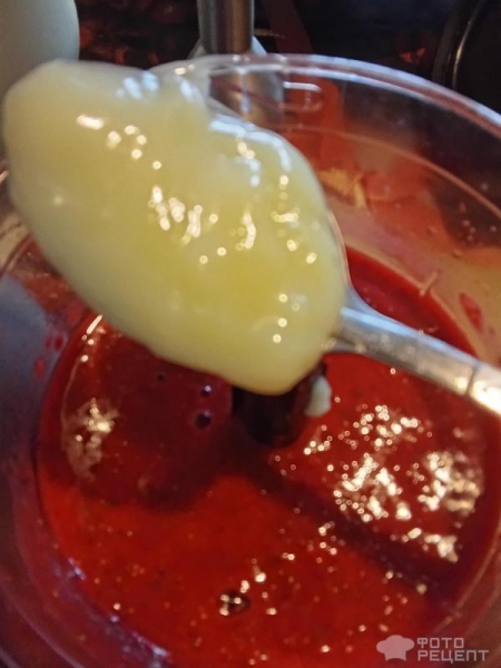 Рецепт: Клубничный сорбет - С добавлением мяты и молока. Рецепт: Клубничный сорбет - С добавлением мяты и молока.