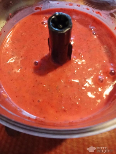 Рецепт: Клубничный сорбет - С добавлением мяты и молока. Рецепт: Клубничный сорбет - С добавлением мяты и молока.