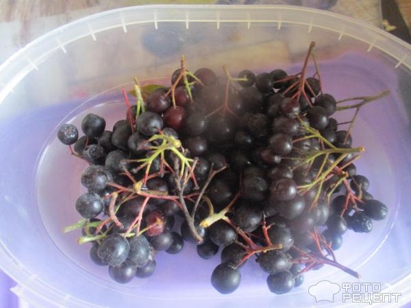 Рецепт: Компот из свежих яблок и черноплодки - с добавлением других фруктов и ягод