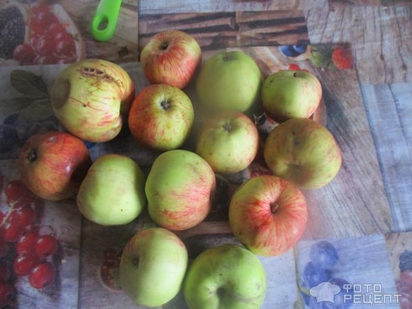 Рецепт: Компот из свежих яблок и черноплодки - с добавлением других фруктов и ягод