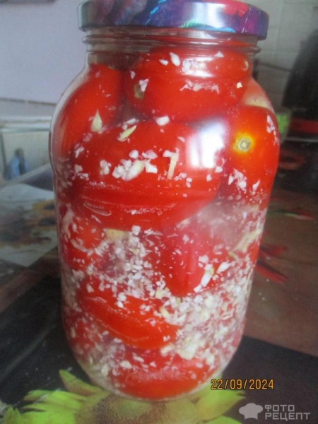 Рецепт: Консервированные помидоры "в снегу" - самый простой рецепт