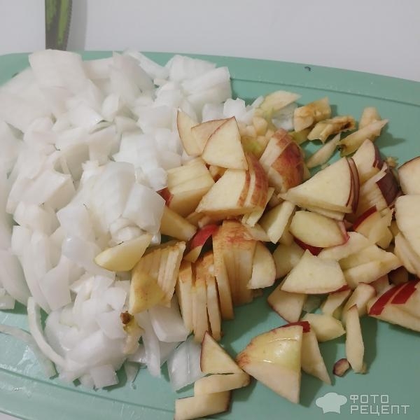 Рецепт: Краснокочанная капуста по-чешски - С краковской колбасой и яблоками, рецепты из красной капусты. Рецепт: Краснокочанная капуста по-чешски - С краковской колбасой и яблоками, рецепты из красной капусты.