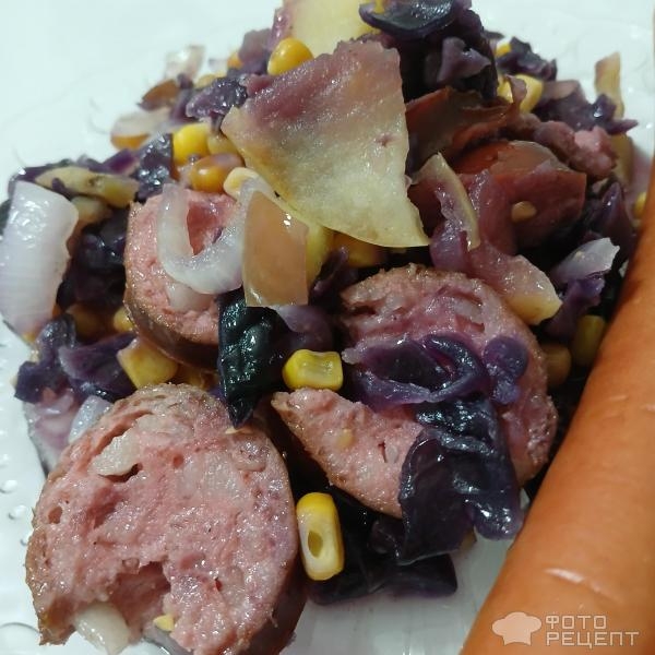 Рецепт: Краснокочанная капуста по-чешски - С краковской колбасой и яблоками, рецепты из красной капусты. Рецепт: Краснокочанная капуста по-чешски - С краковской колбасой и яблоками, рецепты из красной капусты.