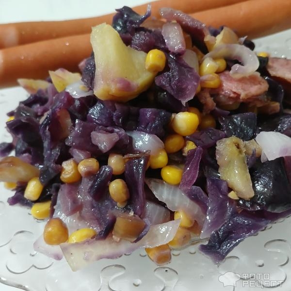 Рецепт: Краснокочанная капуста по-чешски - С краковской колбасой и яблоками, рецепты из красной капусты. Рецепт: Краснокочанная капуста по-чешски - С краковской колбасой и яблоками, рецепты из красной капусты.