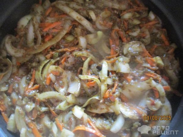 Рецепт: Курица тушеная в сливовом соусе и "русским" песто - в мультиварке-скороварке