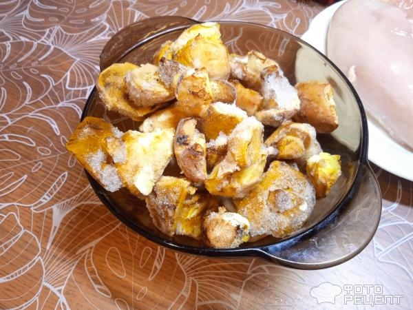 Рецепт: Куриное филе с лесными грибами в сливках - с маслятами