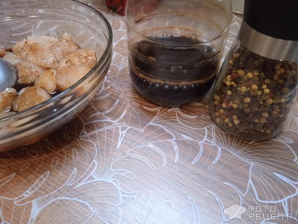 Рецепт: Куриное филе с лесными грибами в сливках - с маслятами