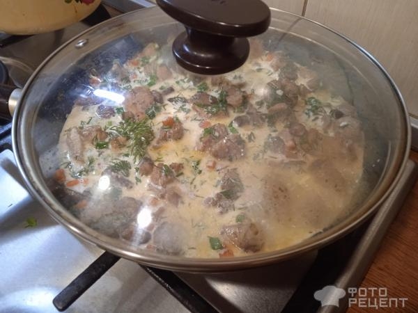 Рецепт: Куриное филе с лесными грибами в сливках - с маслятами