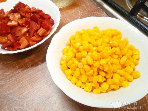 Рецепт: Куриное филе в соусе на сковороде - с кукурузой и болгарским перцем