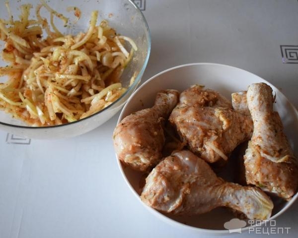 Рецепт: Куриные голени с грузинскими травами - запечённые в духовке