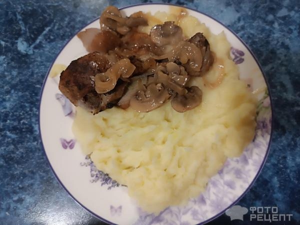 Рецепт: Куриные ножки тушеные под луком и грибами - Полезное блюдо Рецепт: Куриные ножки тушеные под луком и грибами - Полезное блюдо