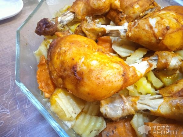 Рецепт: Куриные ножки запеченные с картошкой - в СВЧ