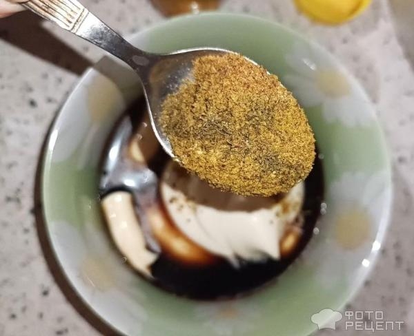 Рецепт: Куриные окорочка запеченные под майонезом - С картошкой, луком и специями с моря Рецепт: Куриные окорочка запеченные под майонезом - С картошкой, луком и специями с моря