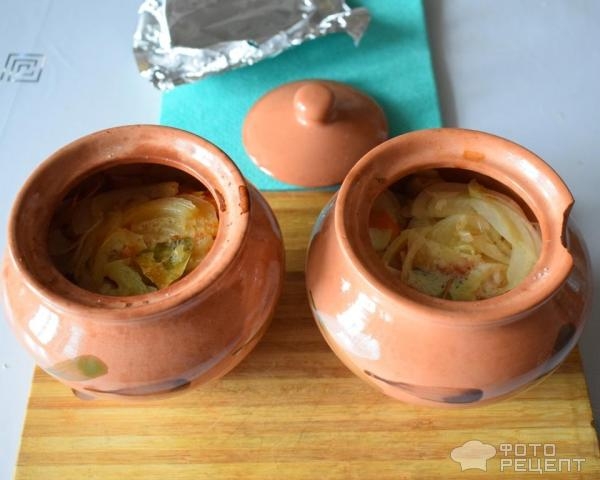 Рецепт: Куриный окорочок с овощами в горшочках - с копчёной паприкой