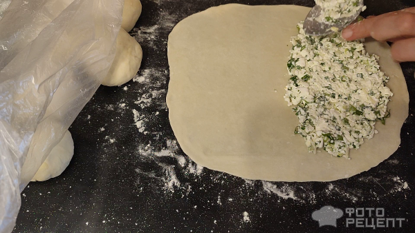 Рецепт: Кутабы с творогом и зеленью - и сыром