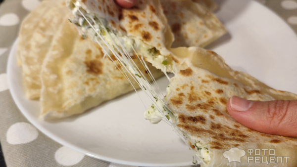 Рецепт: Кутабы с творогом и зеленью - и сыром