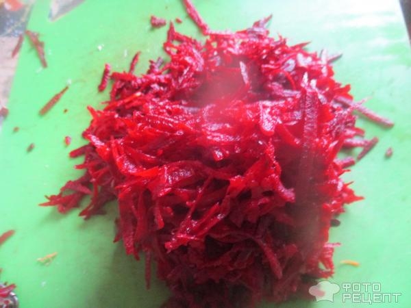 Рецепт: Квашеная капуста витаминная - со свеклой