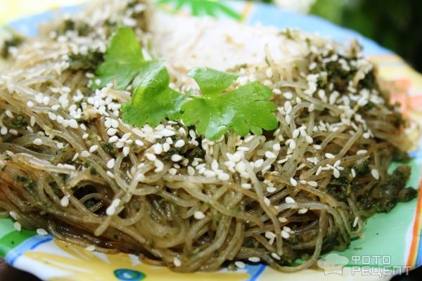 Рецепт: Лапша в зеленом соусе - адаптированный вариант китайской "зеленой лапши" Рецепт: Лапша в зеленом соусе - адаптированный вариант китайской "зеленой лапши"